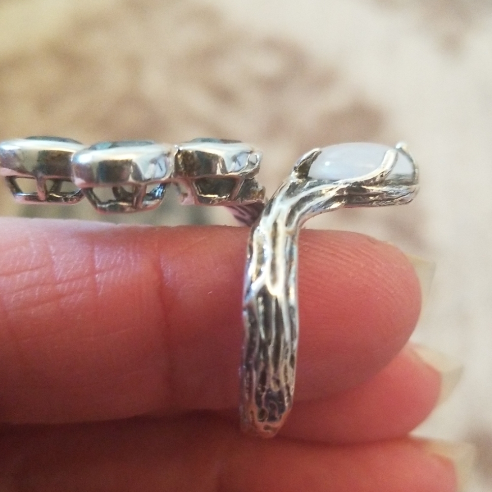 GORGEOUS SILVER RING - Picture 7 of 9